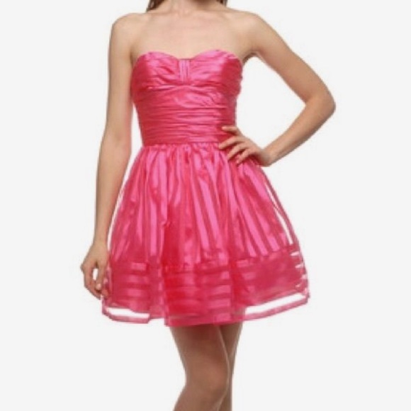 Betsey Johnson Dresses & Skirts - Betsey Johnson Strapless Dress